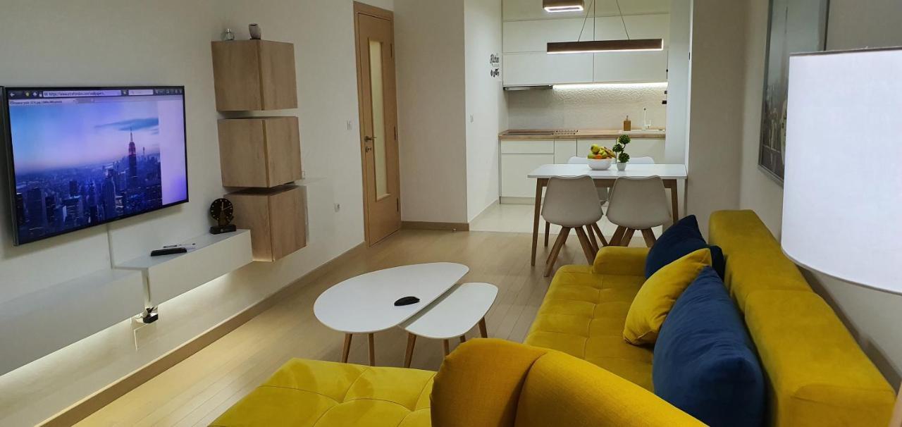 Lux Apartment Flatiron Skopje Esterno foto