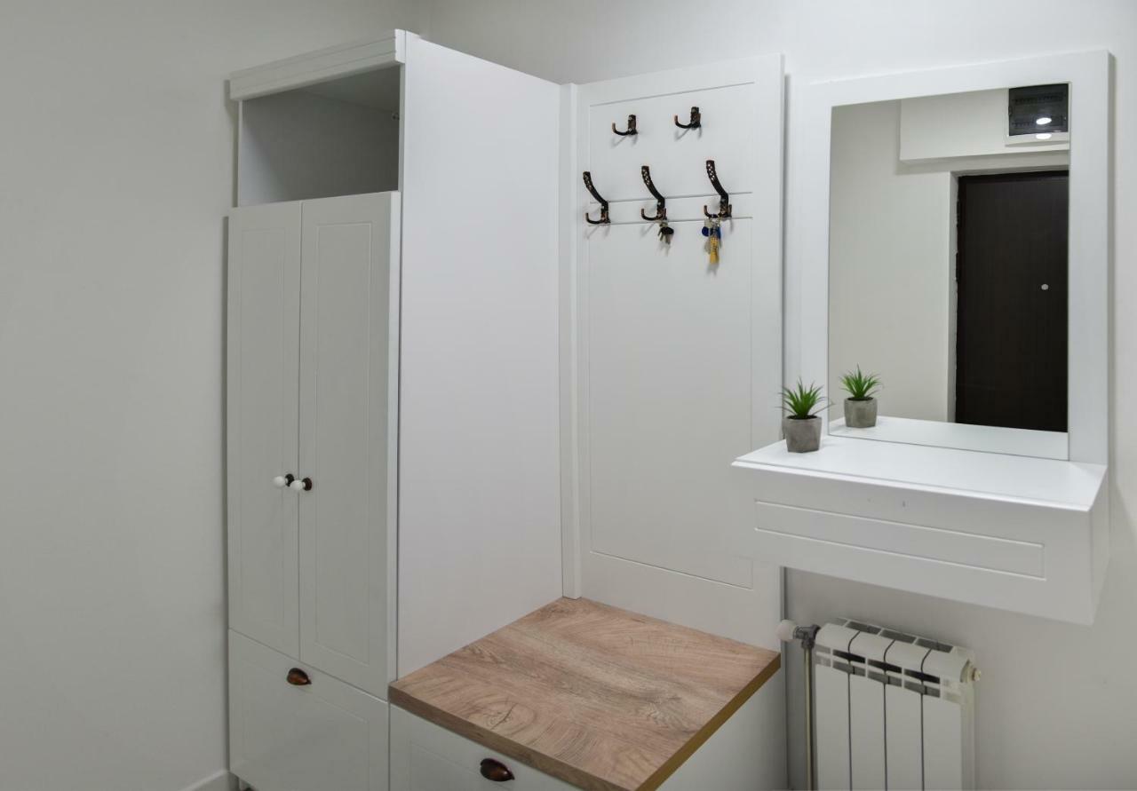 Lux Apartment Flatiron Skopje Esterno foto