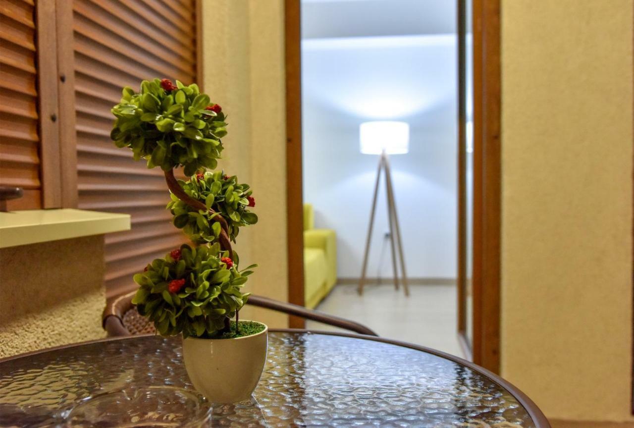 Lux Apartment Flatiron Skopje Esterno foto